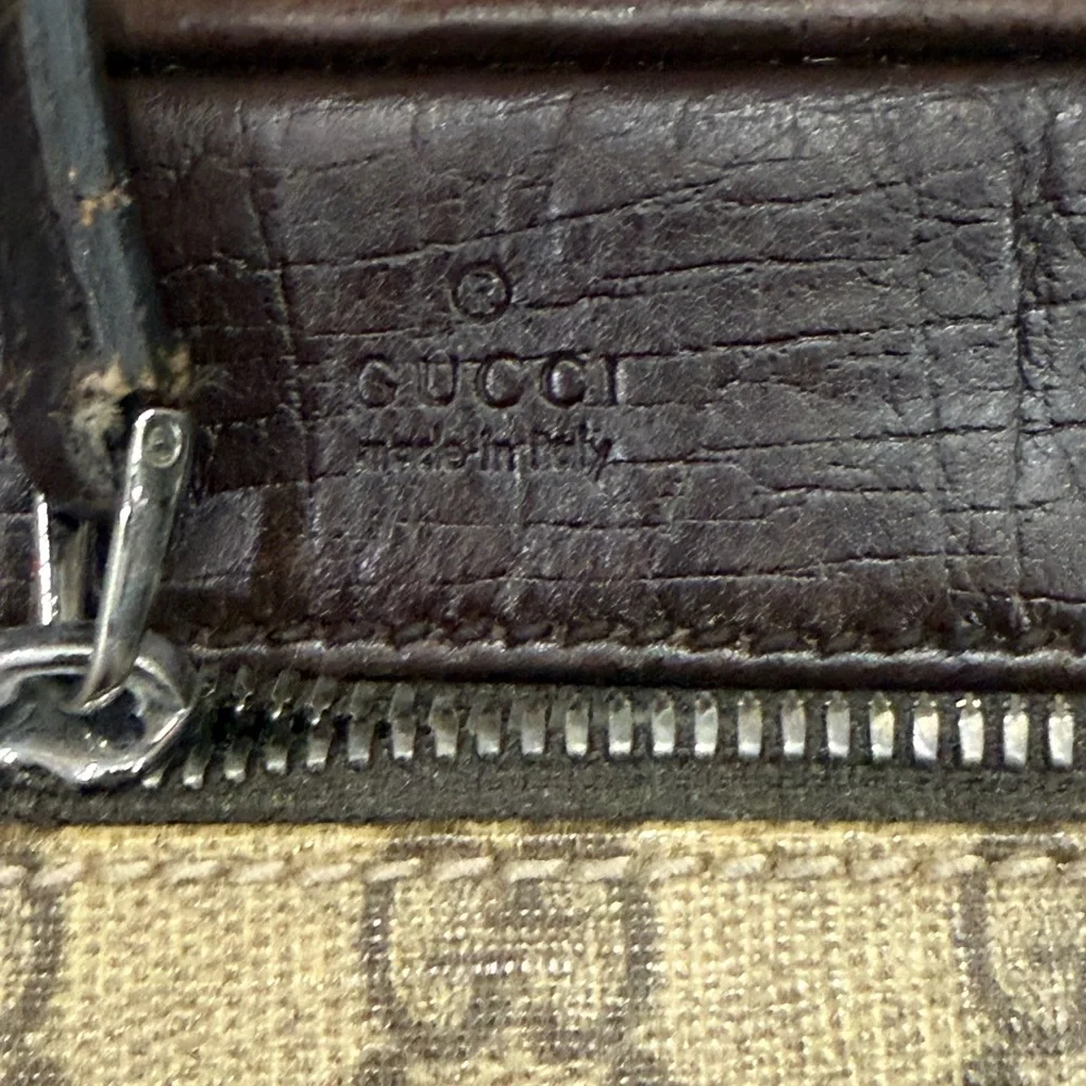 Gucci GG Supreme Crossbody Bag - Picture 10 of 16